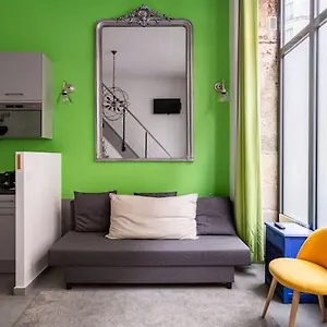 https://casa-blanca-2-personnes-au-coeur-de-montmartre.fr-paris.fr